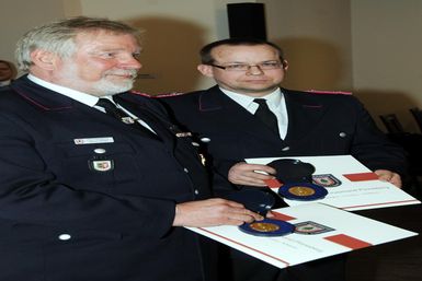 20 Jahre für den KFV Pinneberg aktiv: Bernd Affeldt (li.) und Howe Heitmann.