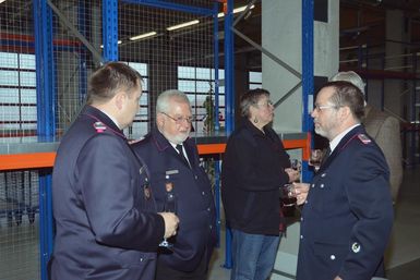 ABC-Dienst-Leiter Markus Ketelsen (links) im Gespräch mit seinem Vorgänger Wilfried Schultz (M.) und Manfred Sommer. Fotos: Bunk
