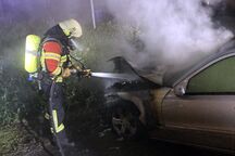 An der Kleiststraße in Elmshorn brannte dieser Pkw. Foto: Hintz