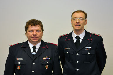 Lorenz Groth(FF Borstel-Hohenraden) - goldenes Ehrenkreuz und Alexander Supthut(FF Pinneberg) - silberne Leistungsspange
