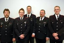 Die Mitglieder des Kreisjugendfeuerwehrauschusses (von links): Kreisjugendfeuerwehrwart Lorenz Groth (Borstel-Hohenraden), Kreisjugendgruppenleiter Christian Frank (Kummerfeld), Schriftführer Alexander Supthut (Pinneberg),Lehrgangswart Hans-Henning Vollborn (Barmstedt) und Fachwart für Presse- und Öffentlichkeitsarbeit Robin Thiessen (Bilsen).