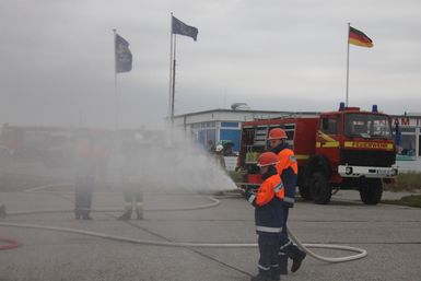 Löschübung beim Helgoländer Flughafen