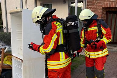 Feuerwehreinsatz durch leckgeschlagenen Kühlschrank